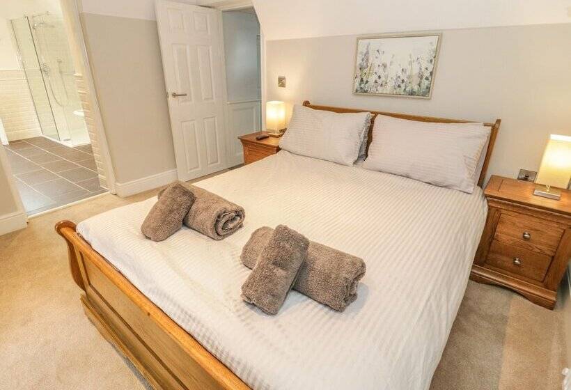 Bryn Derwen Coach House