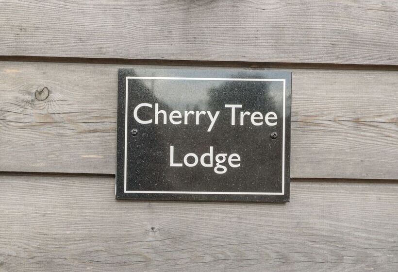 Cherry Tree Lodge