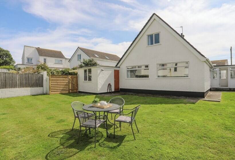 Crows Nest Rhosneigr