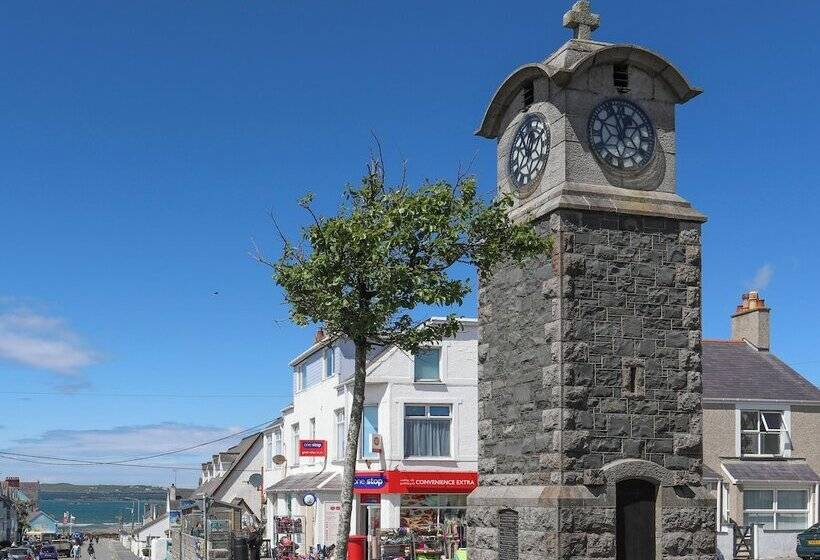 Crows Nest Rhosneigr
