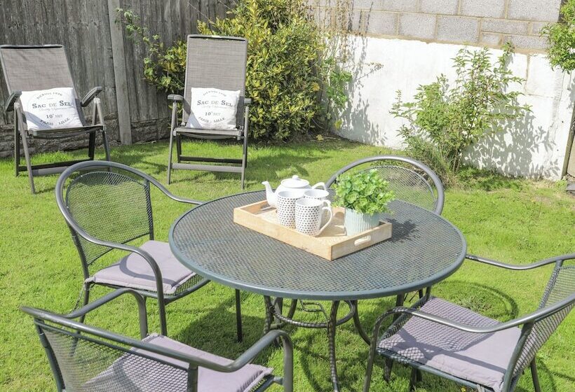 Crows Nest Rhosneigr