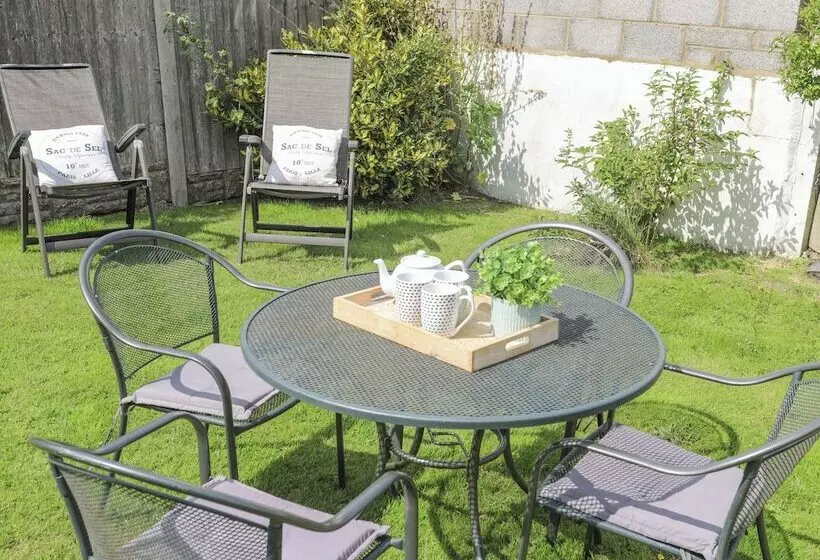 Crows Nest   Rhosneigr