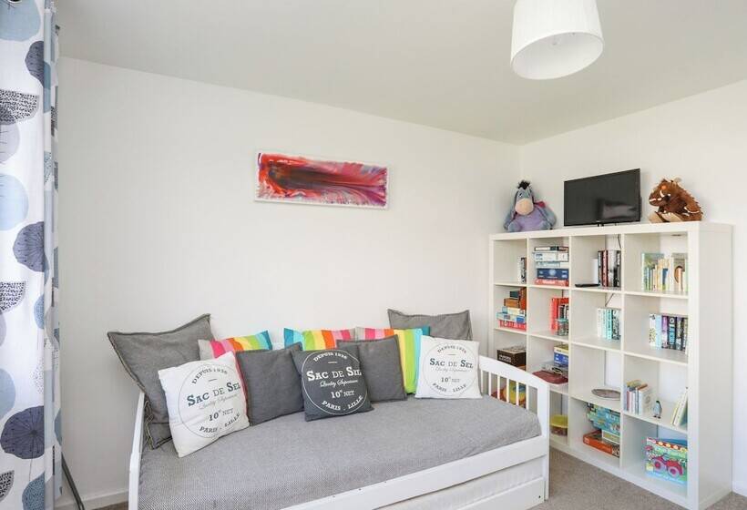 Crows Nest Rhosneigr