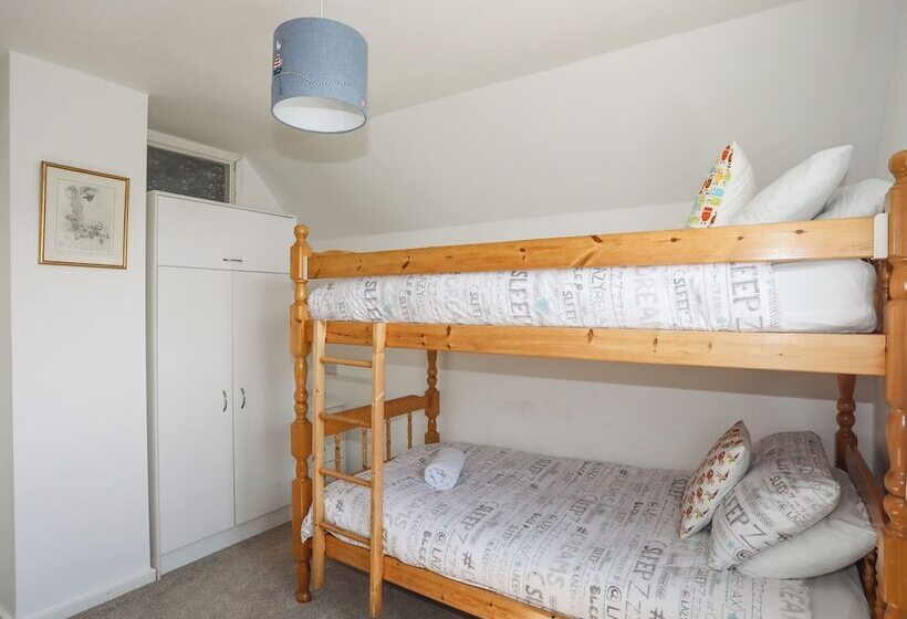 Crows Nest Rhosneigr