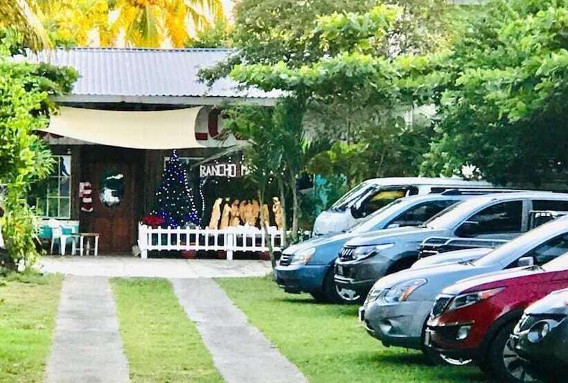 هتل Rancho Mama Juany