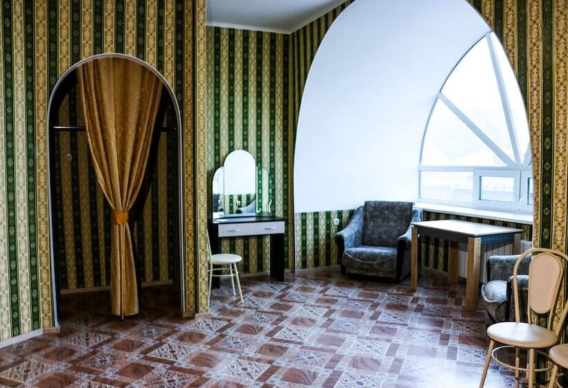 هتل Tsimlyansky Dvor