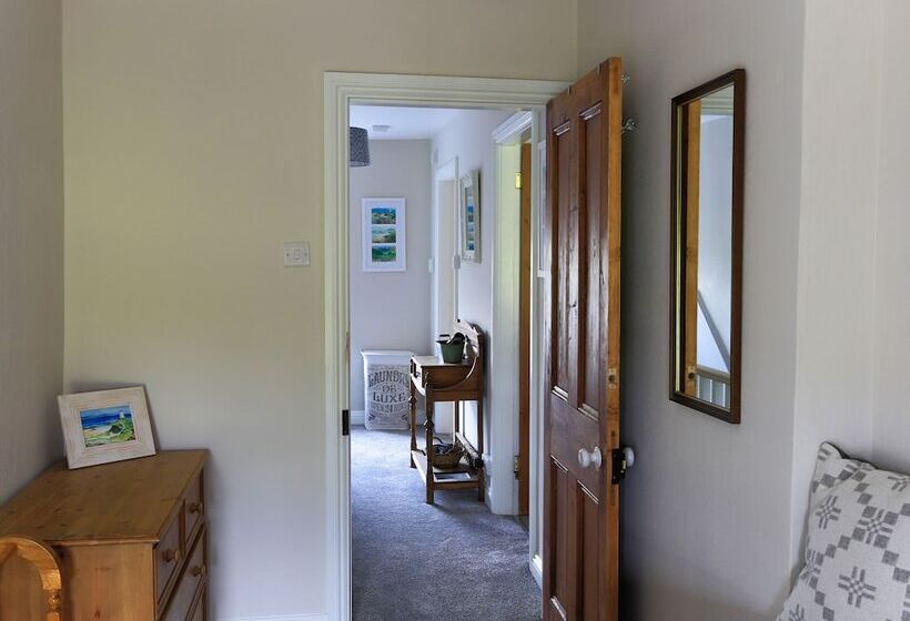 Moelwyn View Cottage