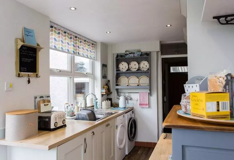 Moelwyn View Cottage