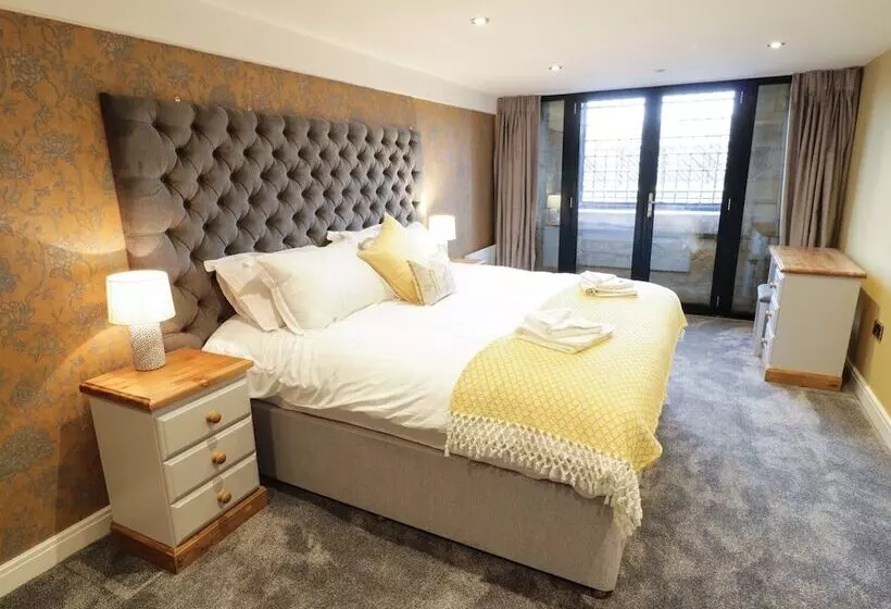 Olton Hall @ Engine Shed