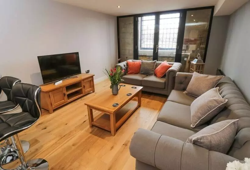 Olton Hall @ Engine Shed