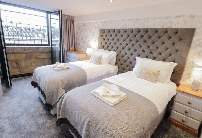 Olton Hall @ Engine Shed