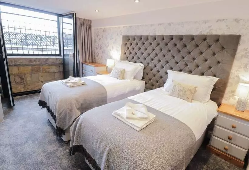 Olton Hall @ Engine Shed