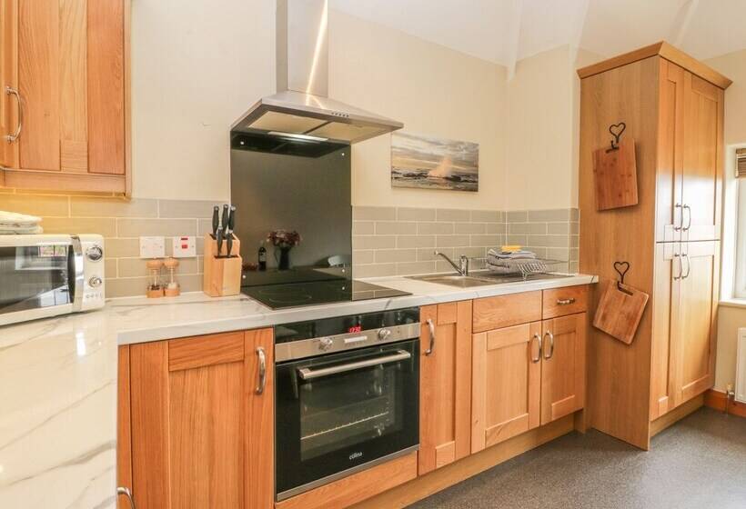 Stakesby House Apartment 3