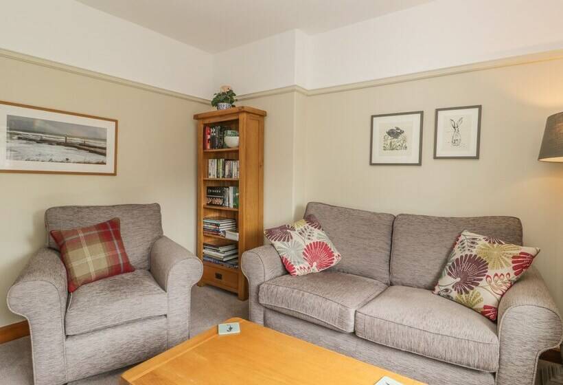 Stakesby House Apartment 3