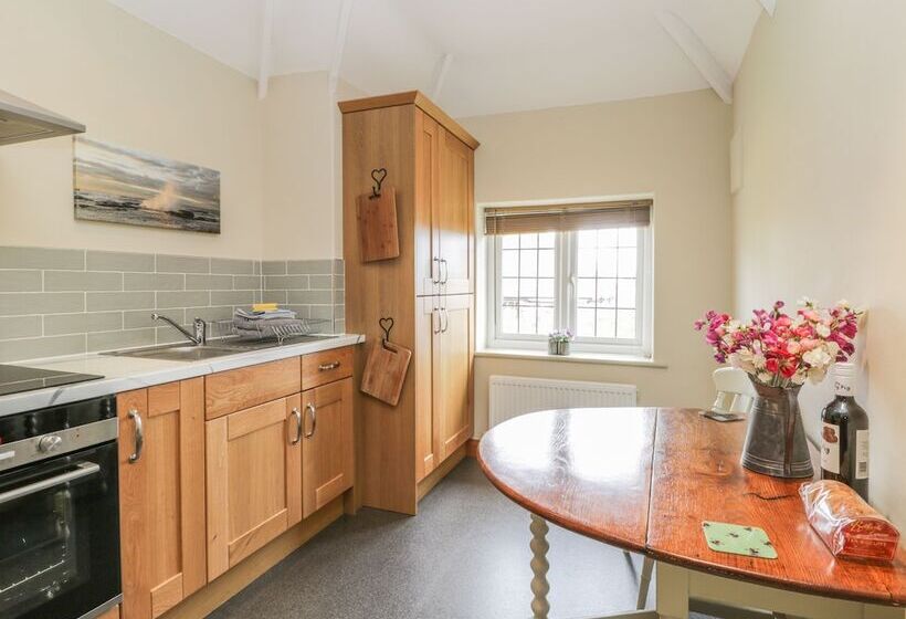 Stakesby House Apartment 3