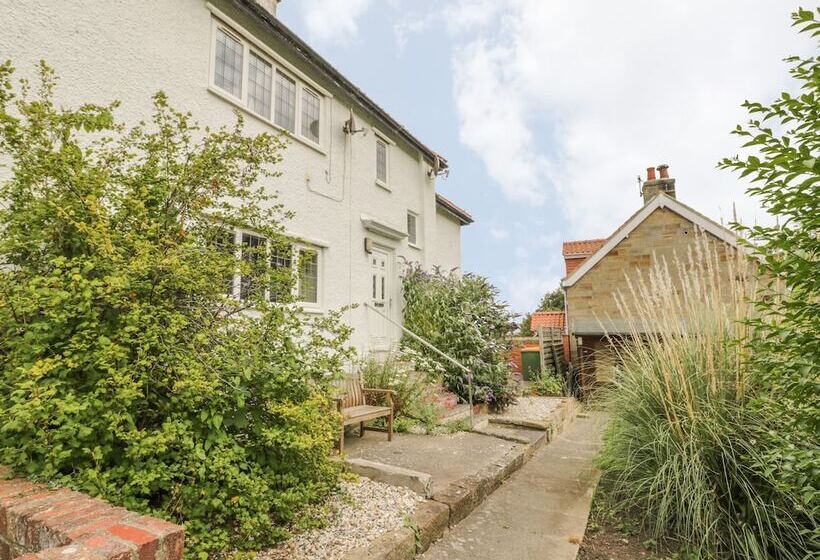 Stakesby House Apartment 3