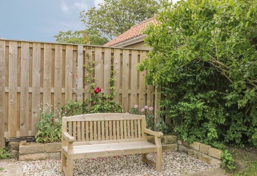 Stakesby House Apartment 3