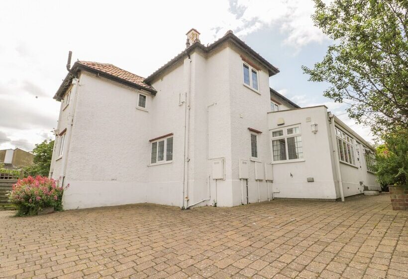 Stakesby House Apartment 3