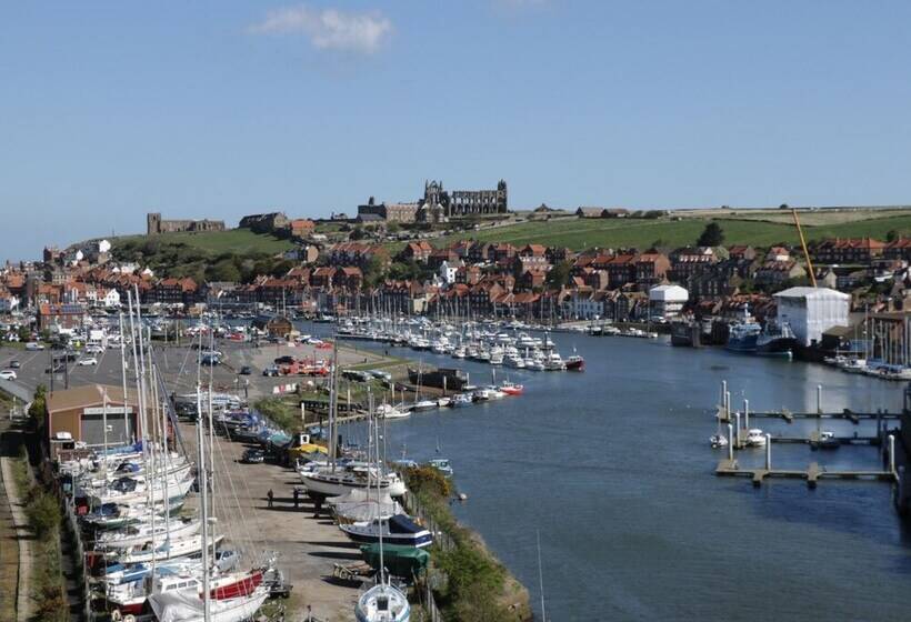 Stakesby House Apartment 3