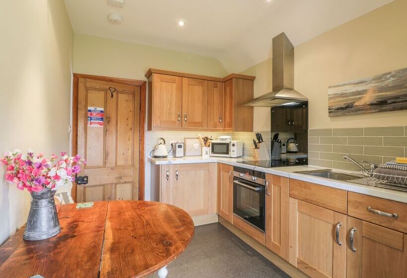 Stakesby House Apartment 3