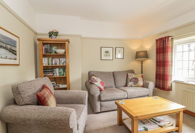 Stakesby House Apartment 3