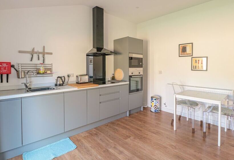 The Old Power House Cottage 2