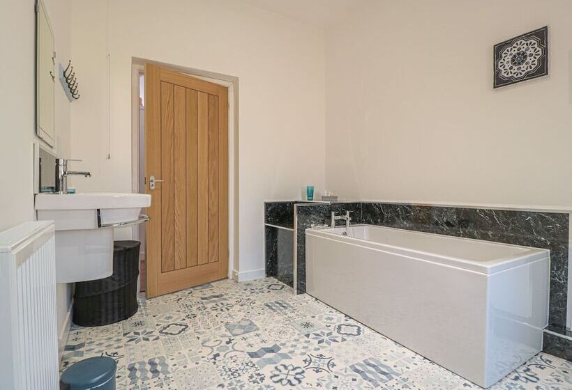 The Old Power House Cottage 2