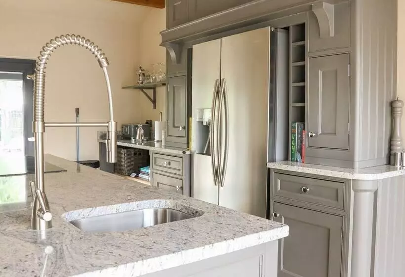 The Old Shippon Mews