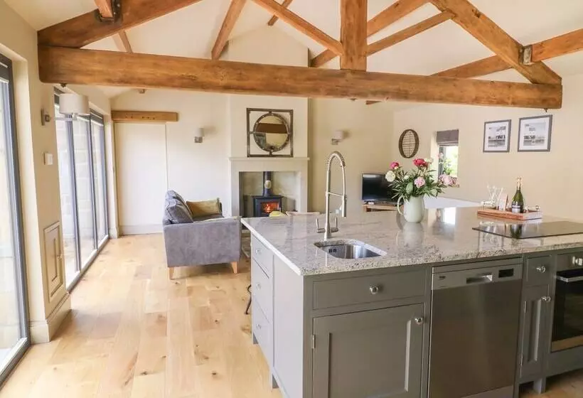 The Old Shippon Mews