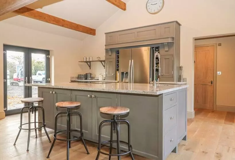 The Old Shippon Mews