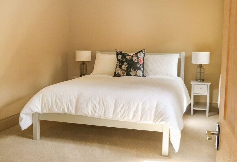 The Old Shippon Mews