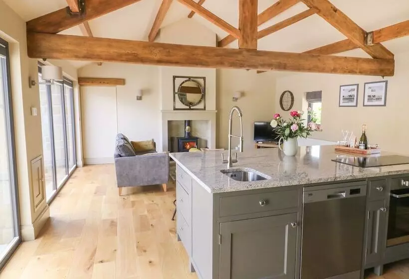 The Old Shippon Mews