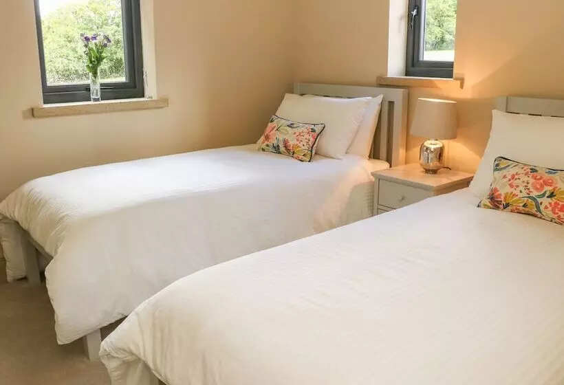 The Old Shippon Mews