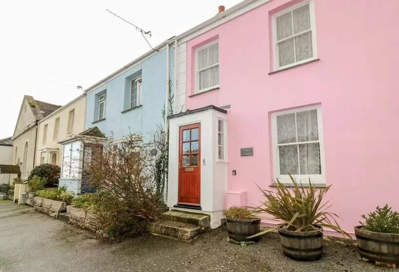 Tops L Cottage