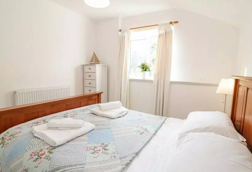 Tops L Cottage