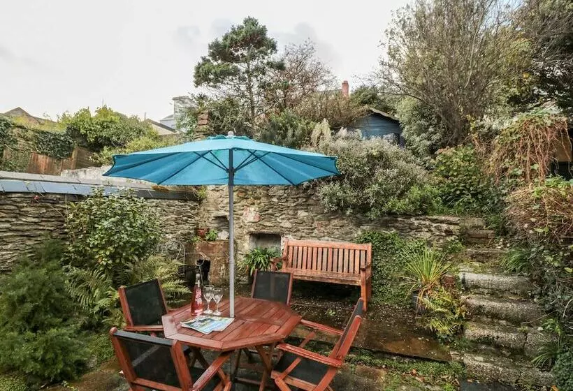 Tops L Cottage
