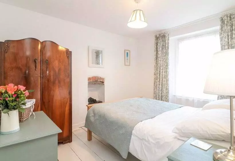 Tops L Cottage