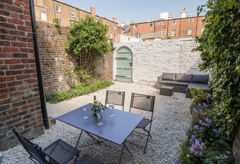 West Cliff Apartment