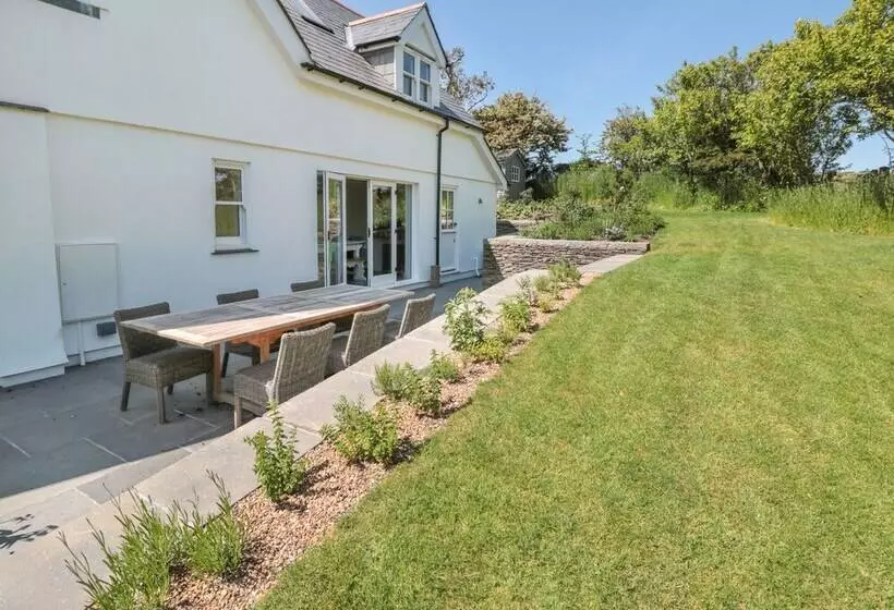 Willow Cottage