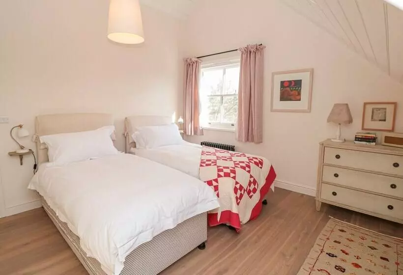 Willow Cottage