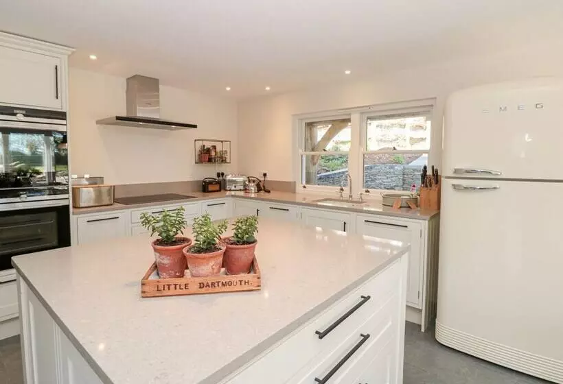 Willow Cottage