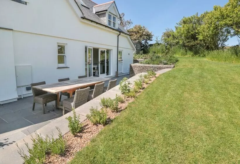 Willow Cottage