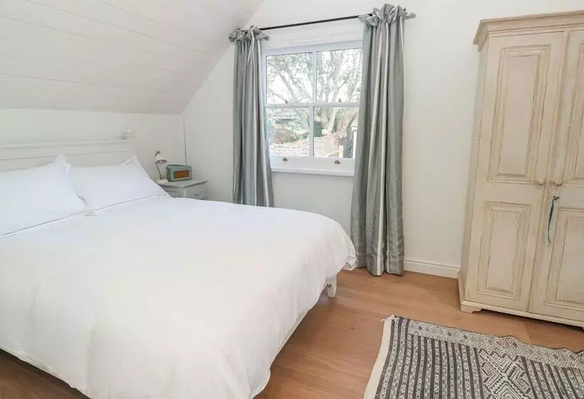 Willow Cottage
