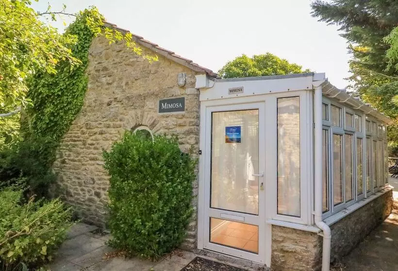 Mimosa Cottage