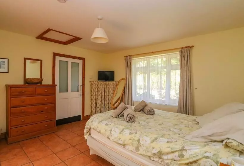 Mimosa Cottage