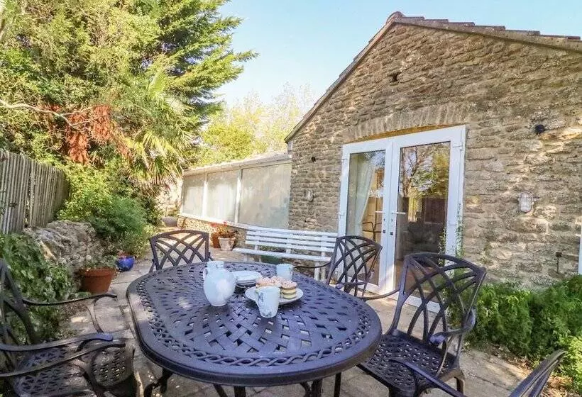 Mimosa Cottage