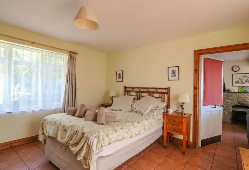 Mimosa Cottage