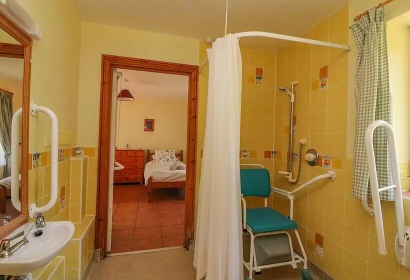 Mimosa Cottage