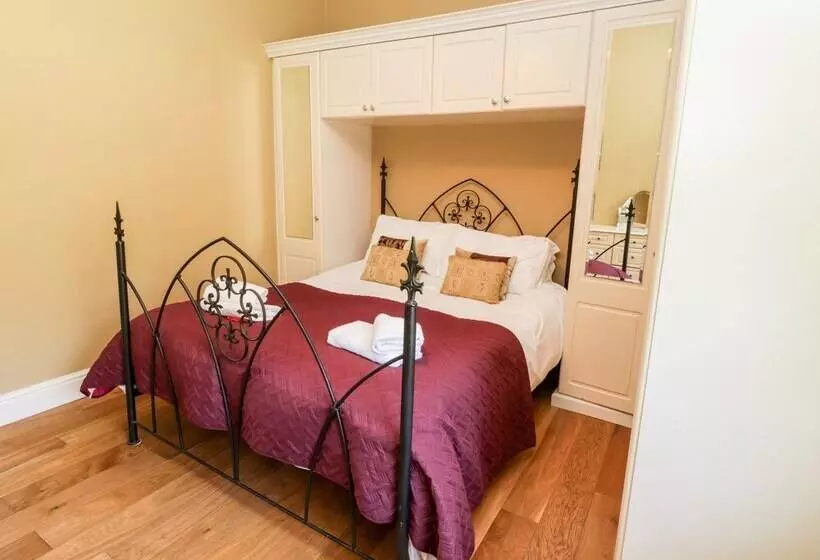 Plum Cottage