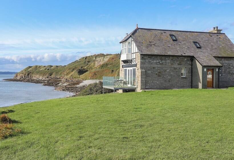 The Old Lifeboat House